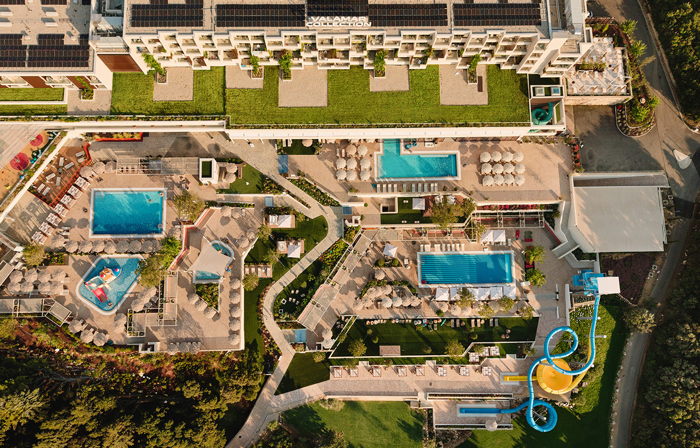 Vodný park Aquamar v Arba Resorte s rodinnými bazénmi a vodnými šmykľavkami