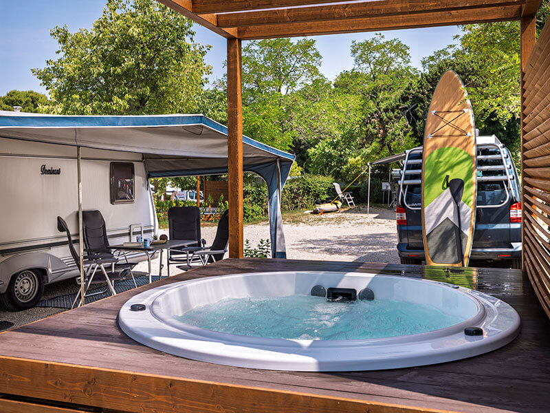 Piazzola camping con jacuzzi privata in Istria, Croazia.