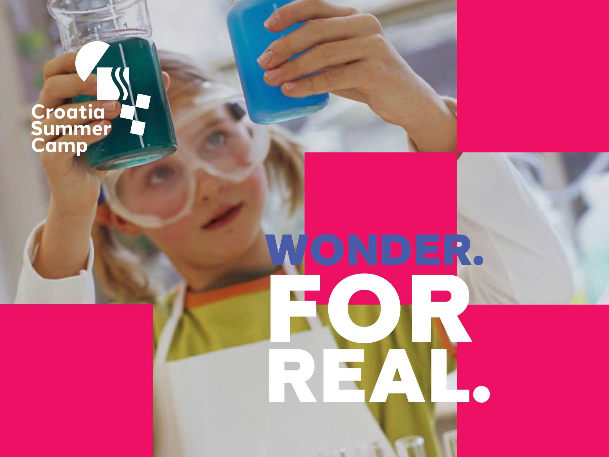 Dječak s knjigom na glavi