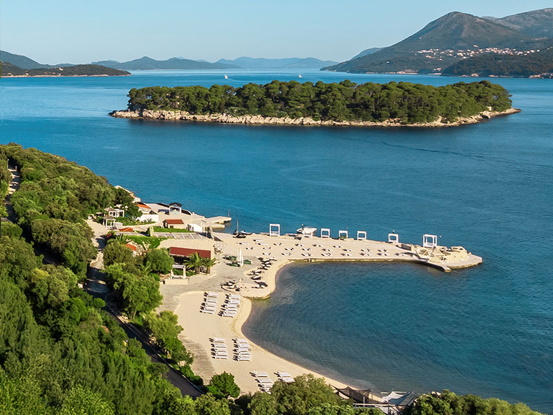Pláž Copacabana v oblasti Babin Kuk v Dubrovníku