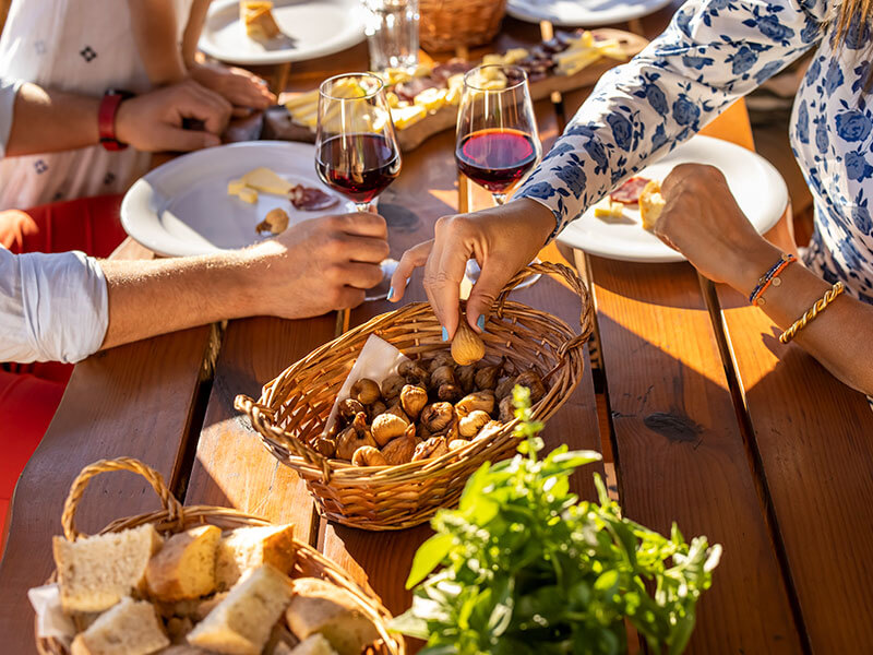 Gemeinsames Essen in der Konoba Dubrava