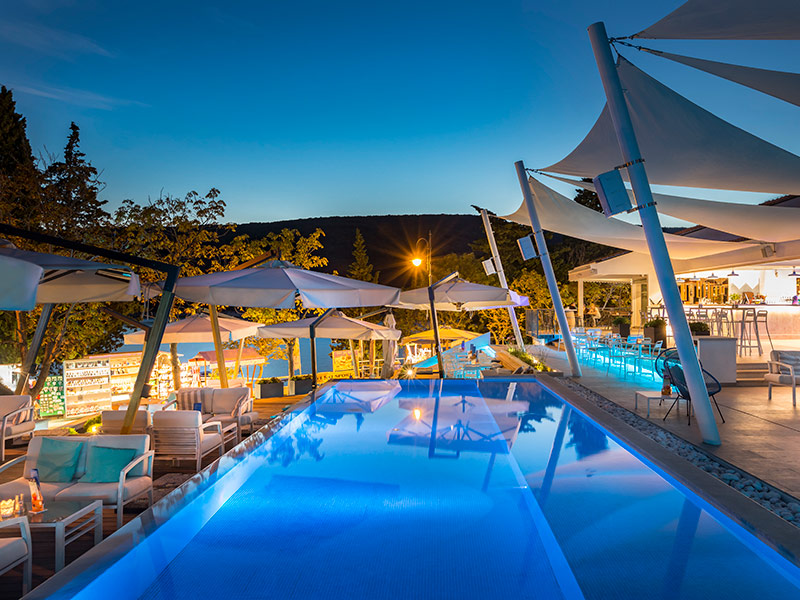 Terrazza del The Beat Beach Club di notte