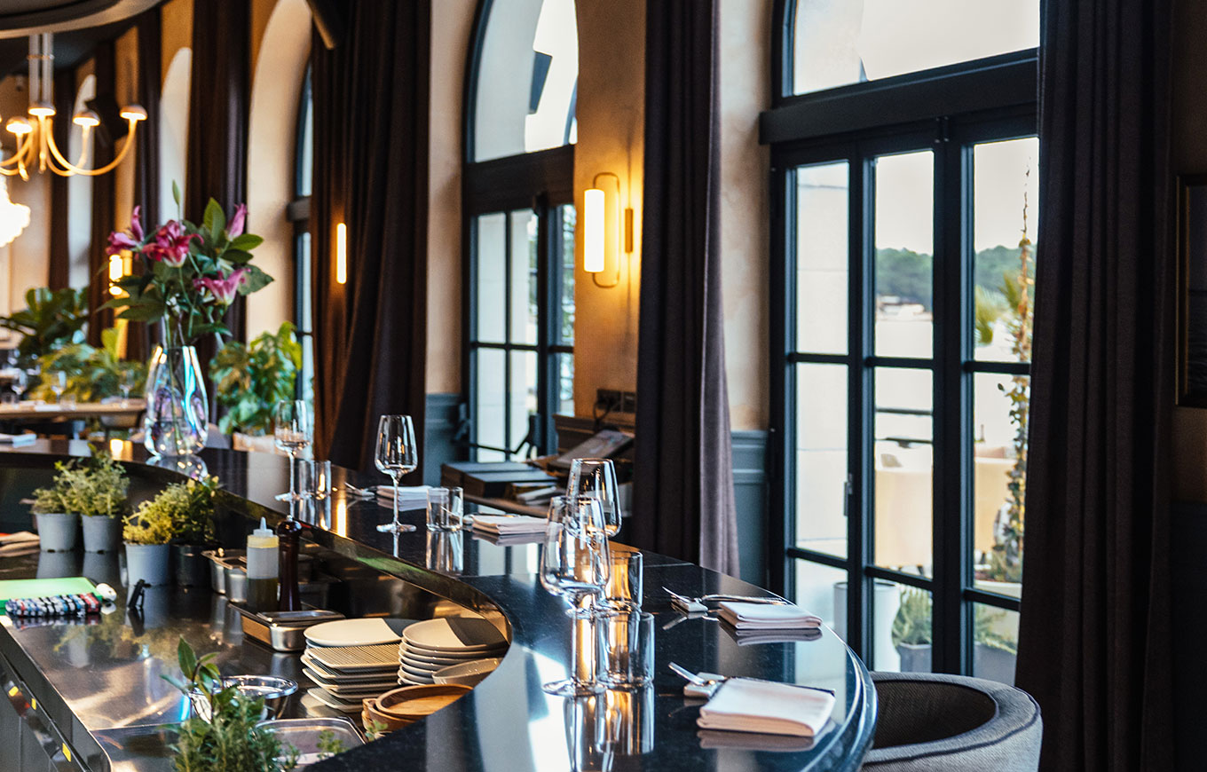 Napoje serwowane przy barze restauracji JAZ by Ana Roš, znajdującej się w 5-gwiazdkowym hotelu w Poreču