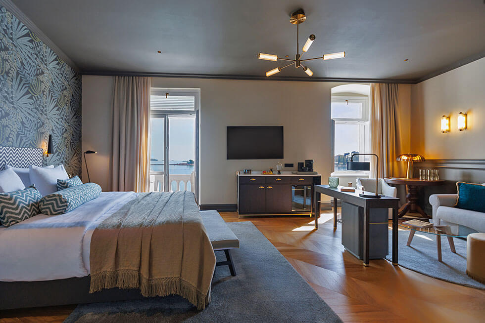 Superior soba za 2+1 s pogledom na more u Jadran Heritage Hotelu, Valamar Collection