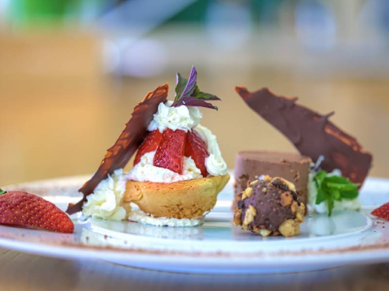 Primo piano di un dessert gourmet con sapori tradizionali croati