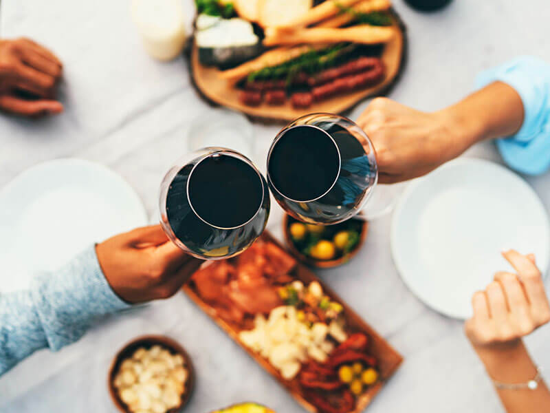 Abbinamento vino e cibo con tapas mediterranee
