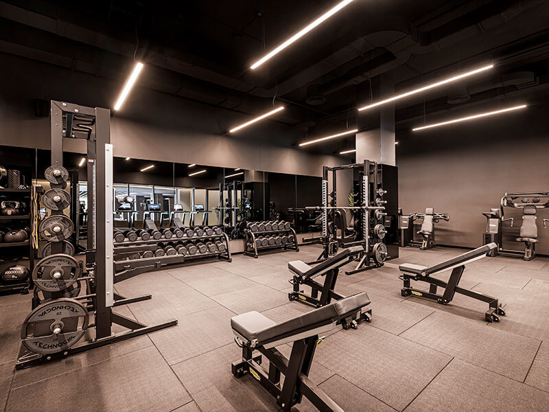 Dobre vybavená vnútorná posilňovňa Valamar Isabella Island Resortu neďaleko Poreča.